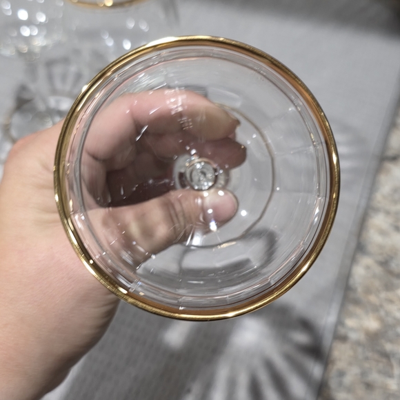 Elegant Gold Rimmed Wine Glass Set - Picture 3 of 5